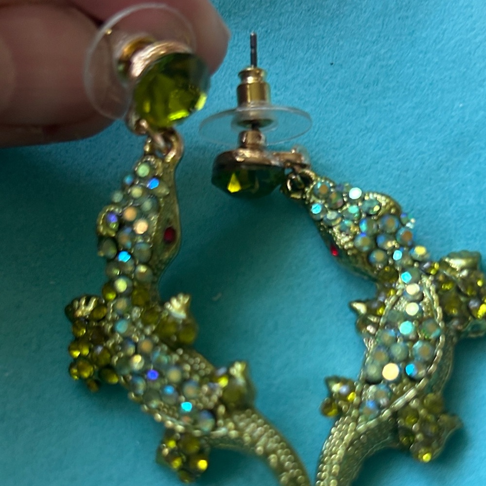 Sparkling whimsical Lizard Earrings with Green Crystals - Picture 3 of 4